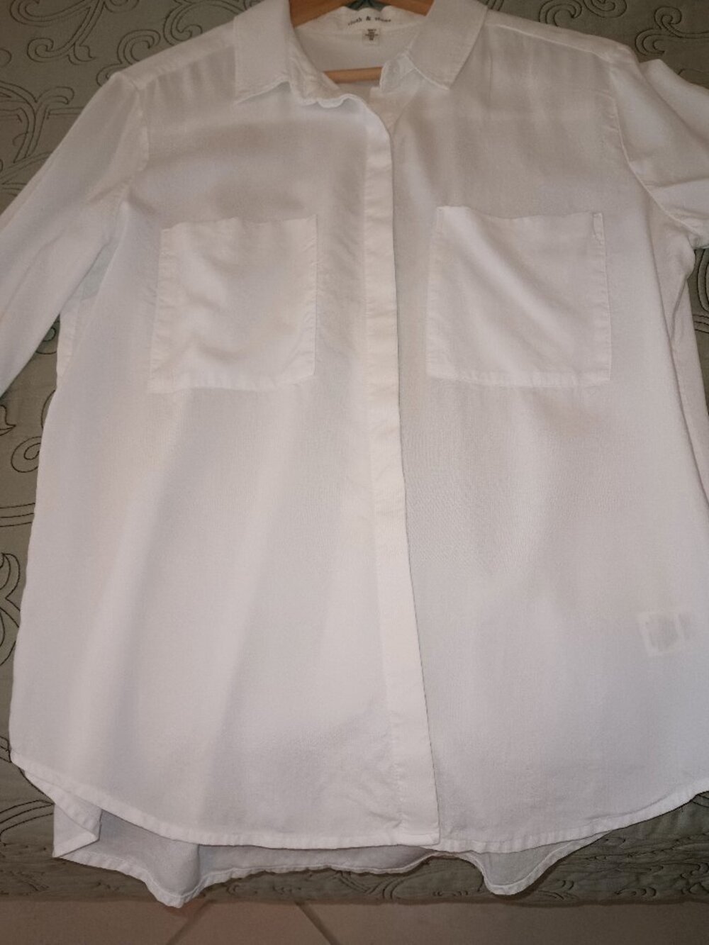 Cloth & Stone women's button down long sleeve white shirt.